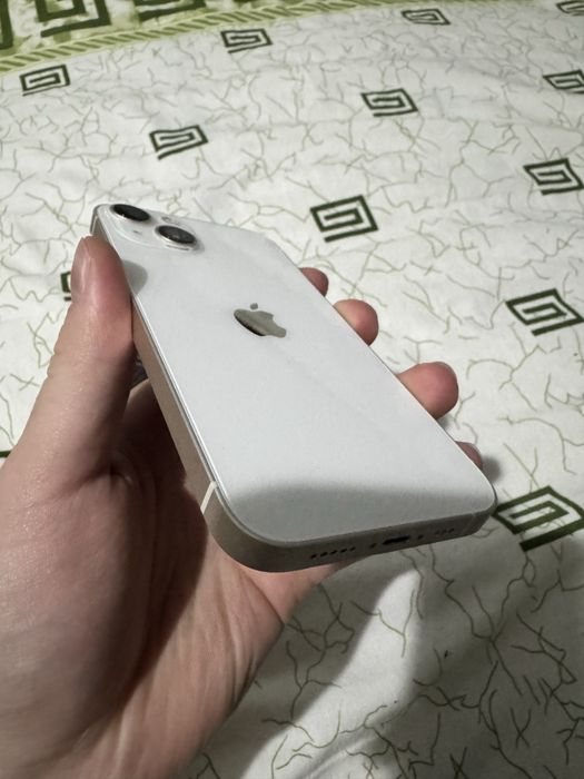 iPhone 13 белый 128