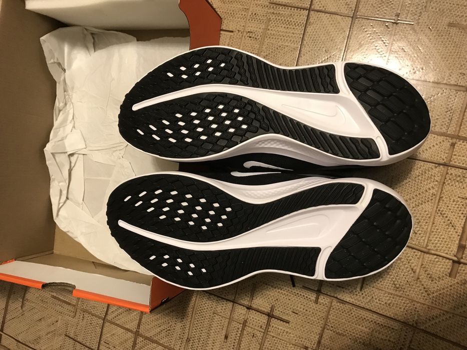 NIKE кроссовки 42,5