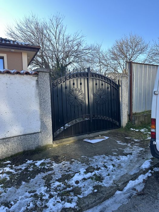 къща луковит за продаване