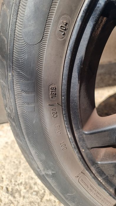 Vand jante cu cauciucuri 195.60.r15 in 4 prezoane