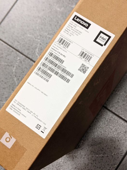 НОВ Лаптоп LENOVO V15 IPS екран 8GB RAM 512GB SSD 6-ядрен процесор