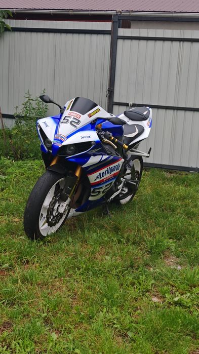 Yamaha r1 Big bang rn22