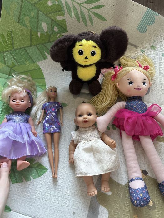 Игрушки   счеты  куклы