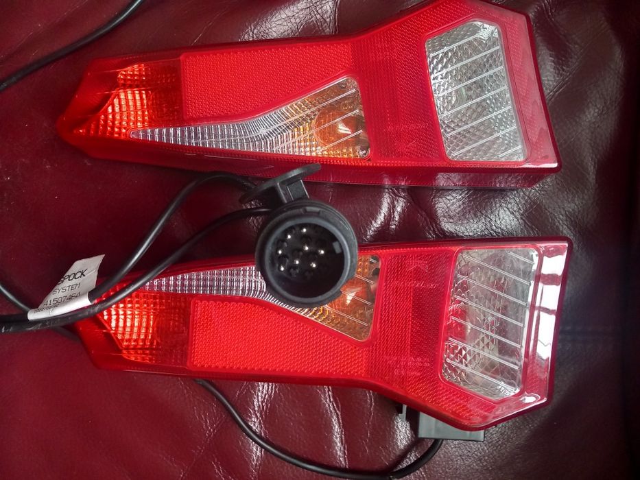 Стопове за багажник за колела захванат за теглич