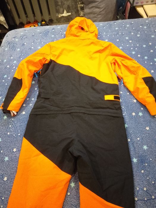 Горнолыжный костюм