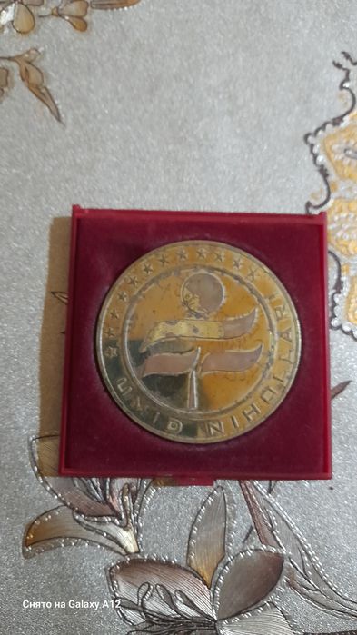 Продаются значки