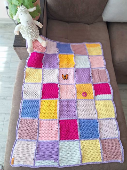 Шарено одеяло от малки квадратчета