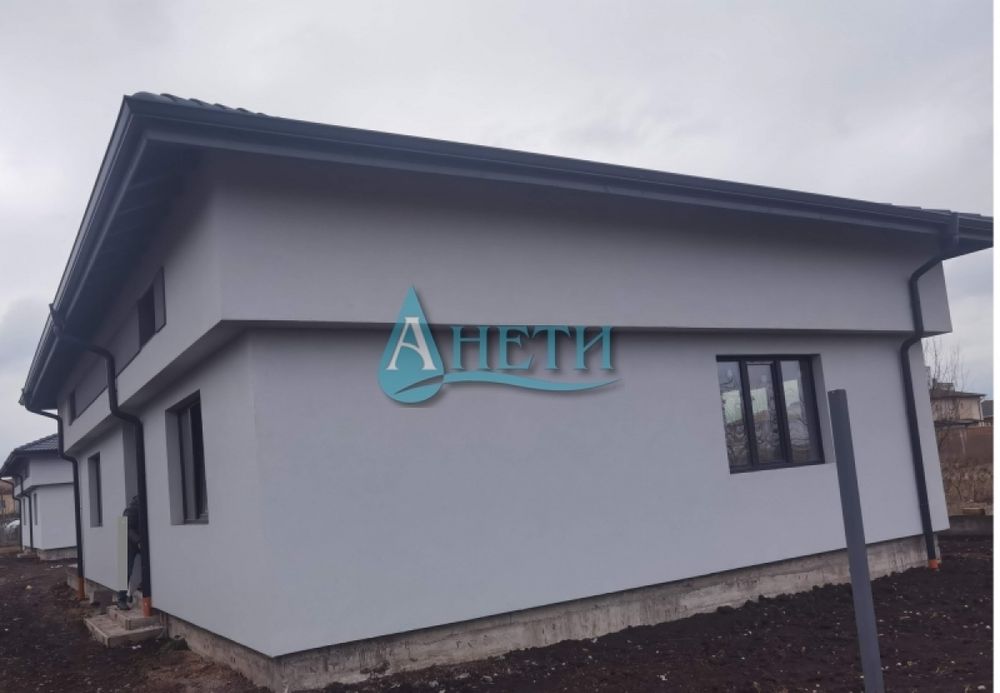 Продава се Къща в Костинброд - 160 кв.м за 2032 €/кв.м - Снимка #1