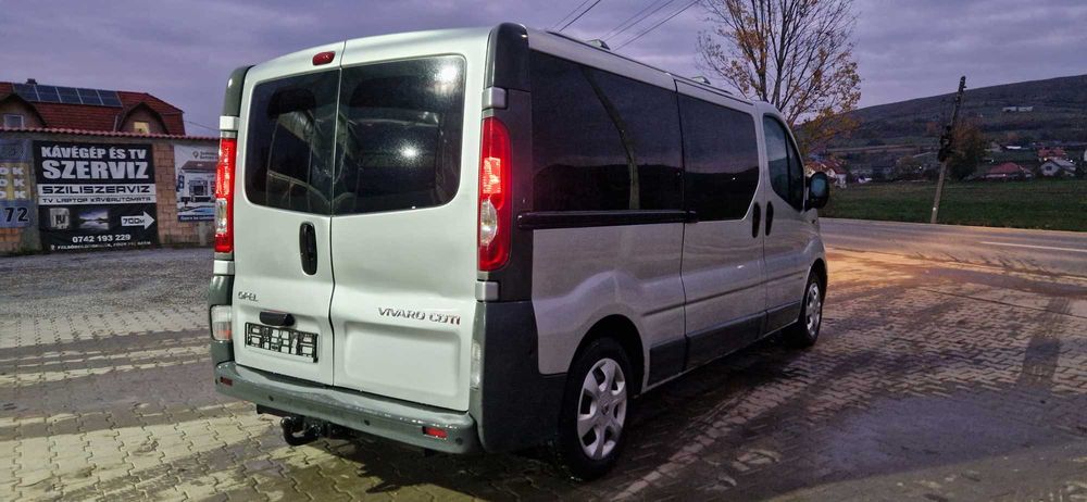 Opel Vivaro 2.0 cdti 8+1 pers, model long
