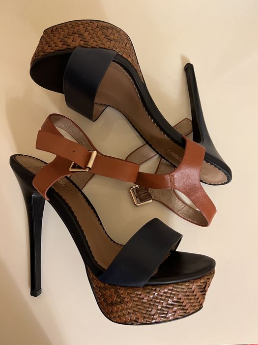 Босоножки Basconi