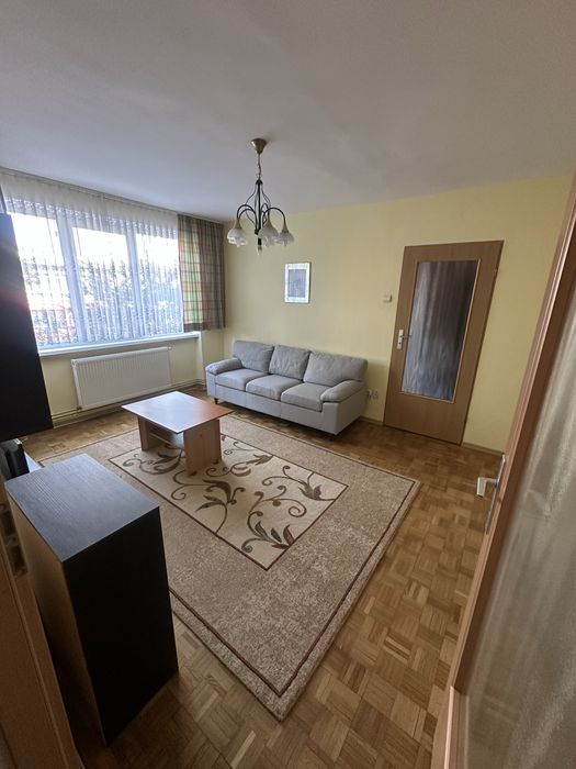 Inchiriez Apartament etajul 1 / Cedonia