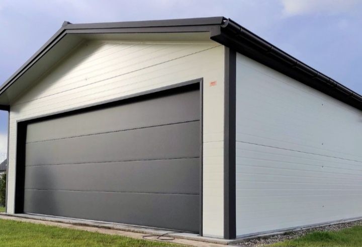 Garaje auto pe structura metalica învelite cu panouri Sandwich