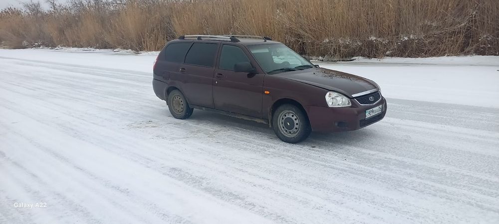 Lada priora сатылады.