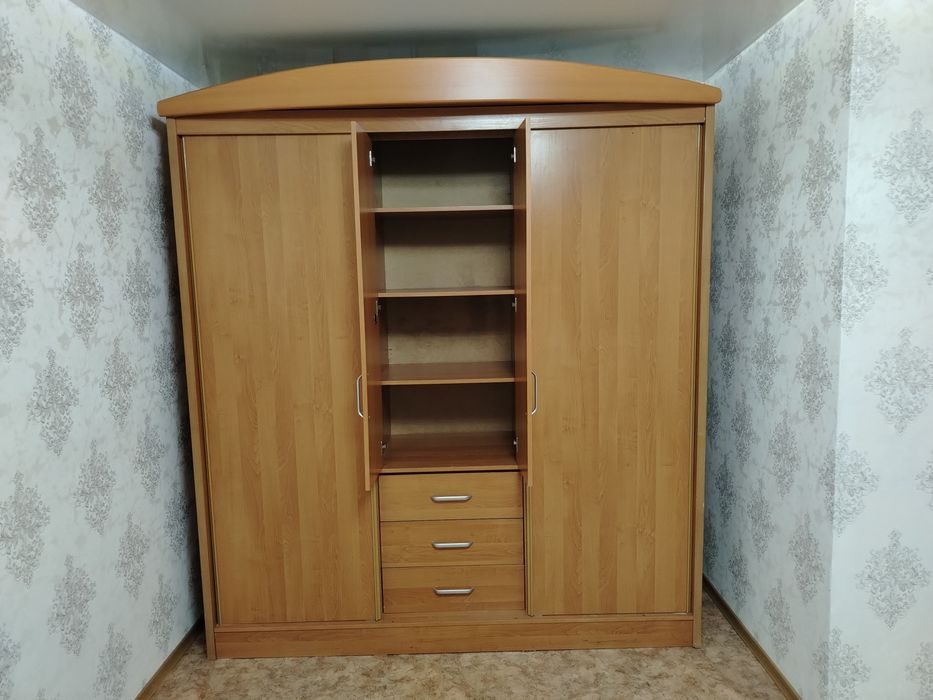 Шкаф-купе в отличном состоянии