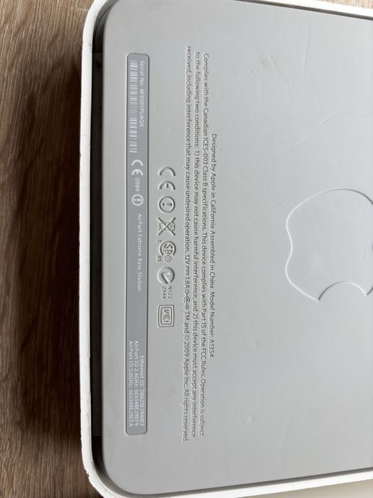 Apple A1354 AirPort Extreme 3-Port Gigabit Base Station (MC340LL/A)