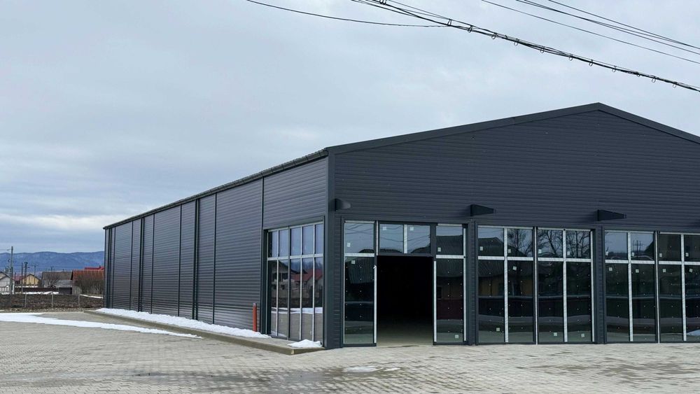 Spatiu comercial de închiriat în Vadu Moldovei, strada principală