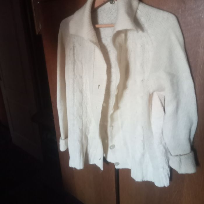 Женская дублёнка,кофты и стельки.