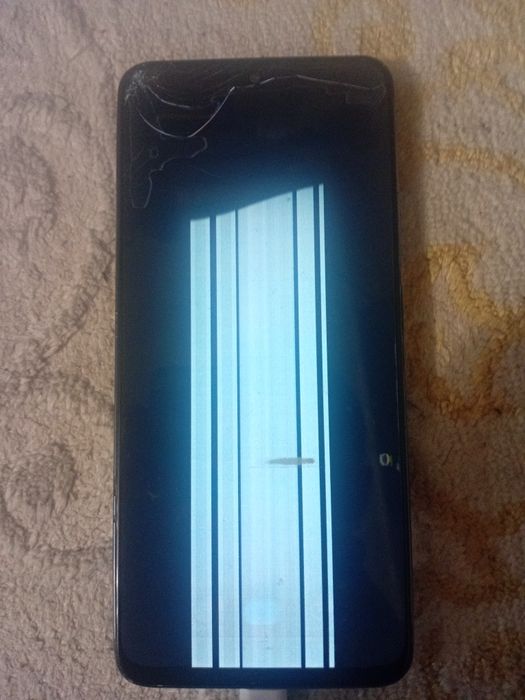 Сломаный телефон