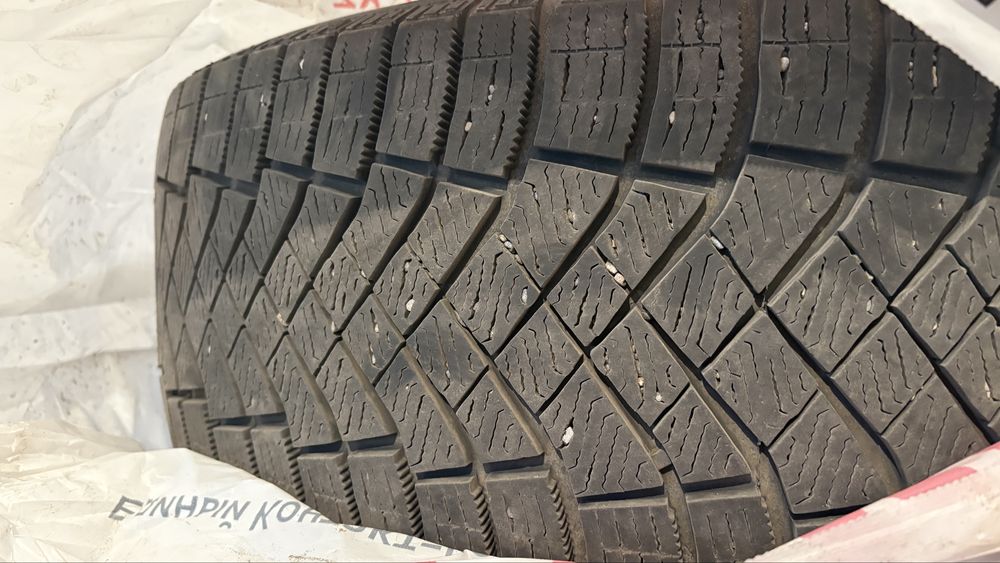 Продам шины pirelli 235/55/18