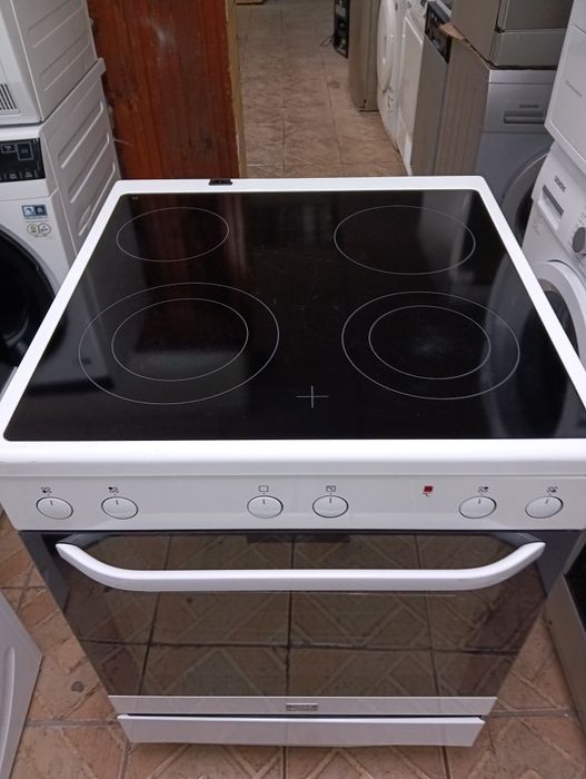 Свободно стояща печка с керамичен плот Voss Electrolux 2годиниГаранция
