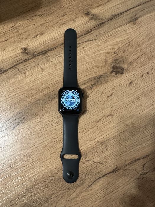 Продам apple watch 5 - 44 mm