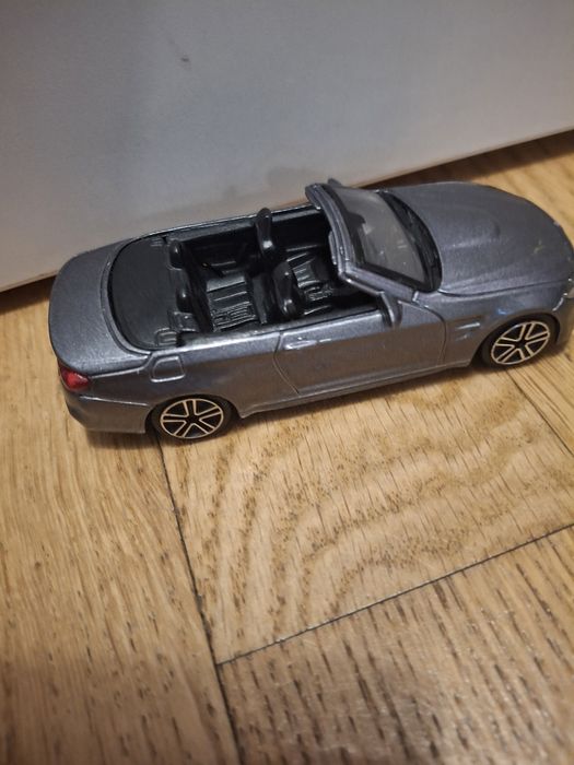 Vând BMW M4 de jucarie