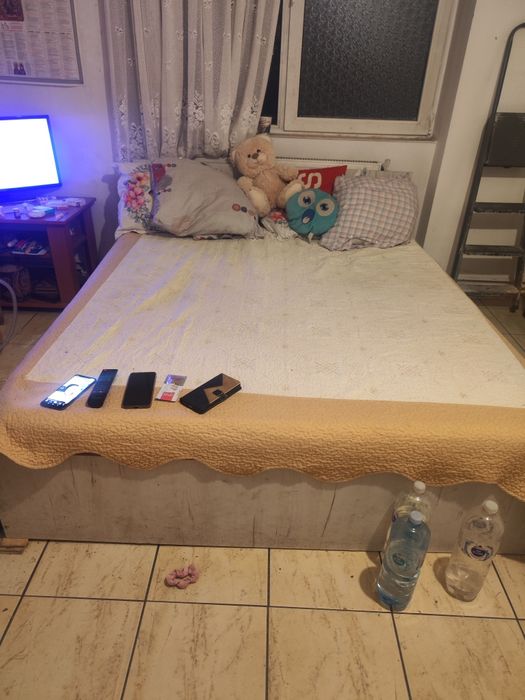 Vând pat matrimonial nou