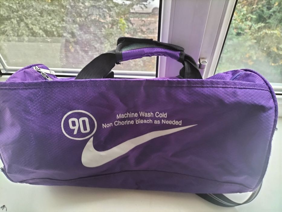 Продам сумку спортивную бу