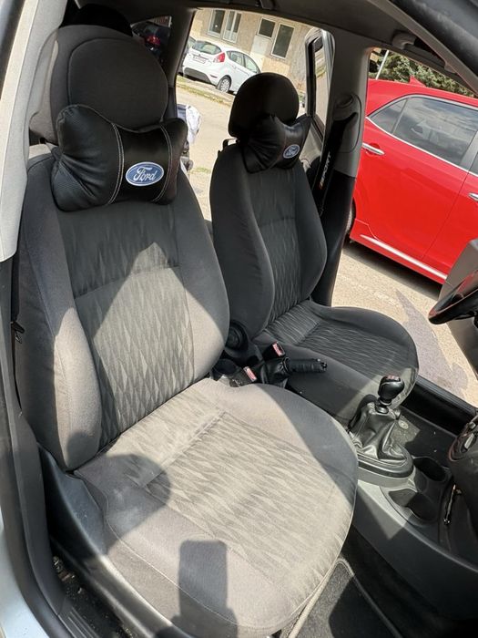 Продавам форд фокус 1.8 tdci