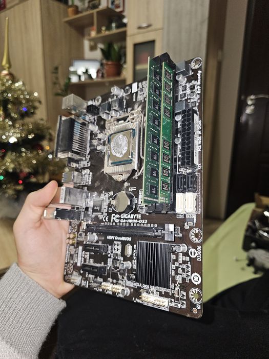 Дънна платка, процесор и рам.