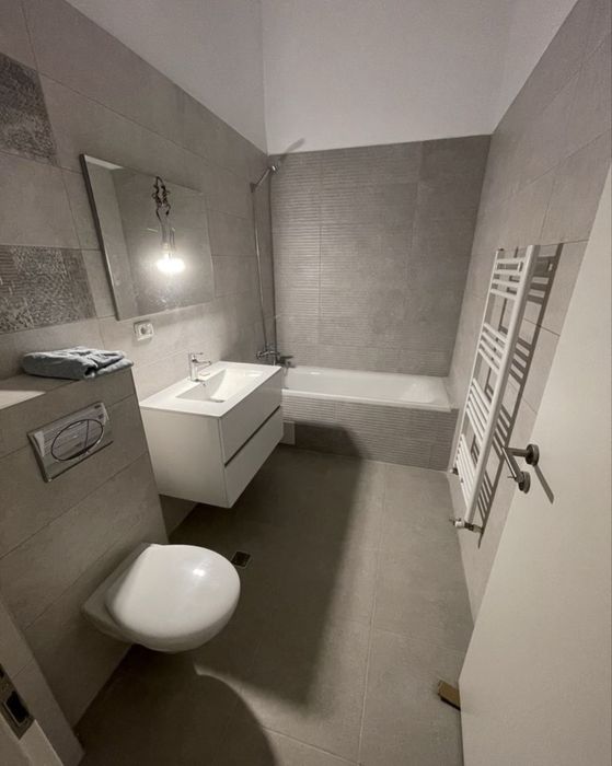 Privat Garsoniera Mansardabila cu Priveliste Panoramica Strip Mall
