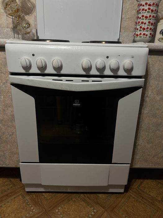 Плита Indesit бу