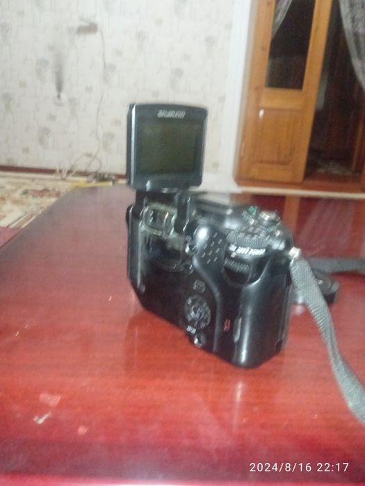 Фотоаппарат Олимпус сотилади