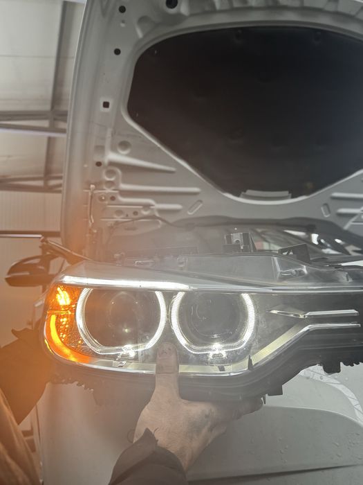 Фар бмв ф30 bmw f30  би ксенон в перфектно състояние