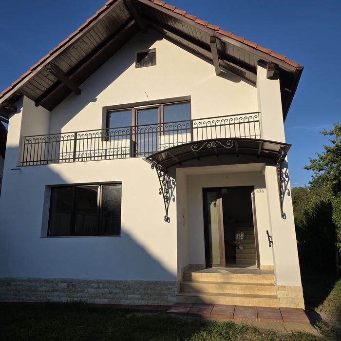 Casă de vânzare, zona Valea Borcutului