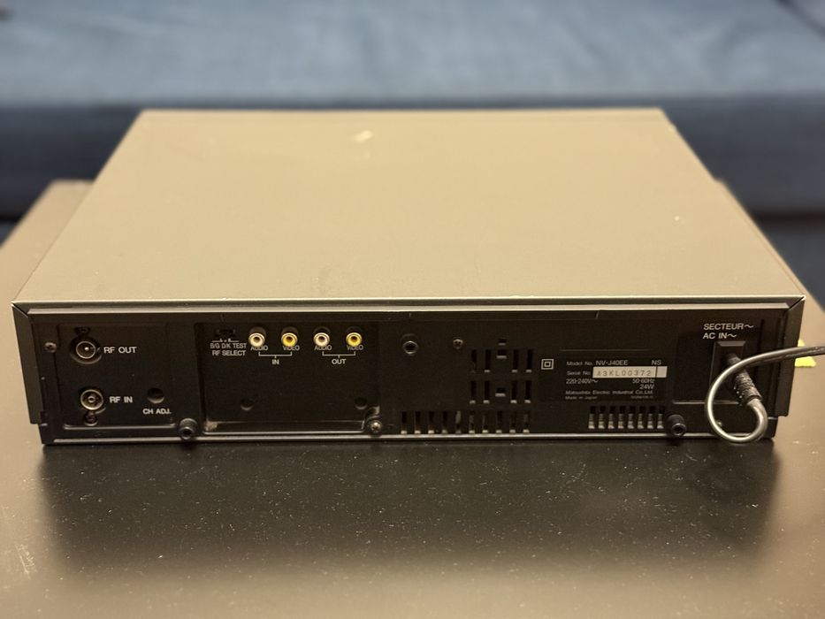 Видеомагнитофон PANASONIC NV-J40 HQ