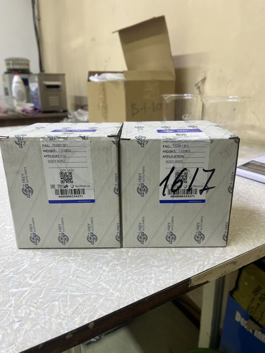 Подушка двигателя Мерседес 210