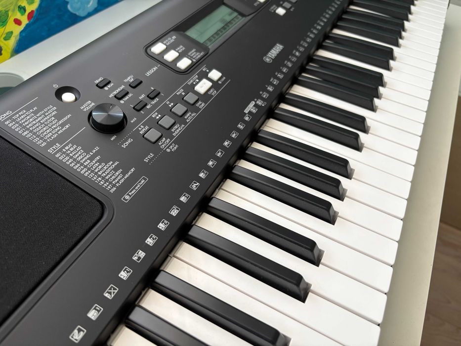 Синтезатор пиано Yamaha PSR-E373