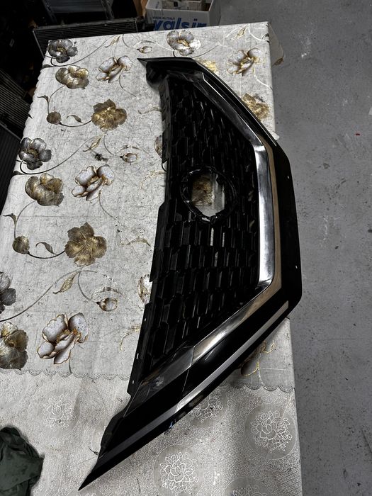 Grilă radiator Nissan qashqai j12.