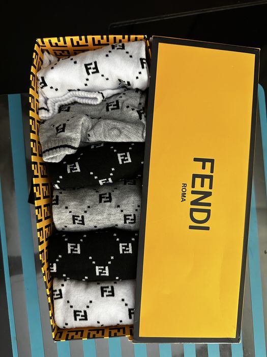 Носки бамбуковые фирма Fendi