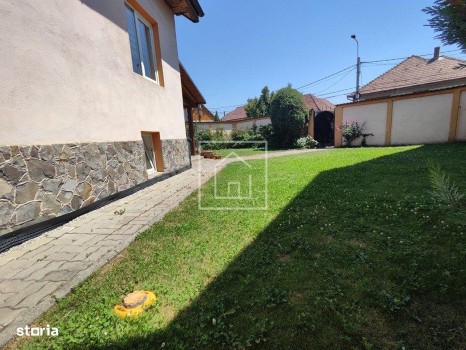 Casa individuala 4 camere 349 mp teren, 2 fronturi stradale, Lazaret