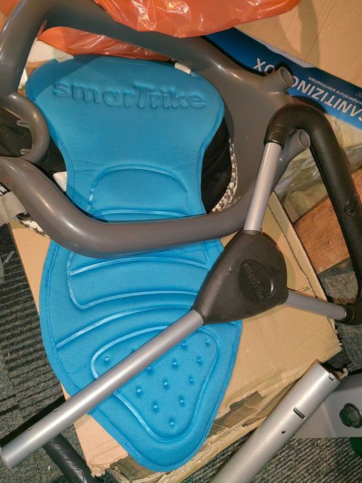 Vând accesorii tricicleta smartrike