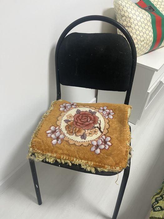 Продам кресло , стулья