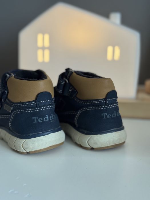 Курточка ботинки шапка на весну