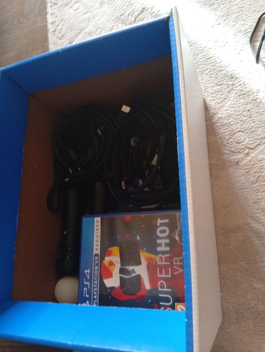PSVR комплект + игри + Move контролери