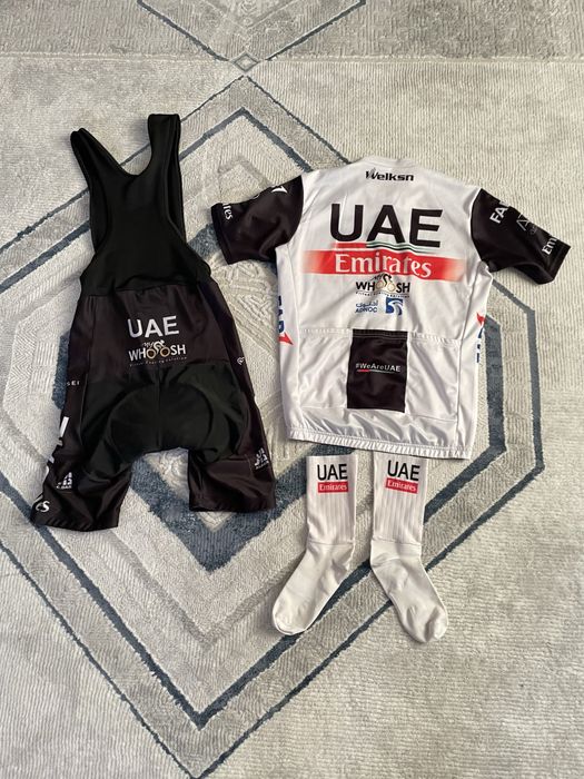 Продам вело костюм UAE