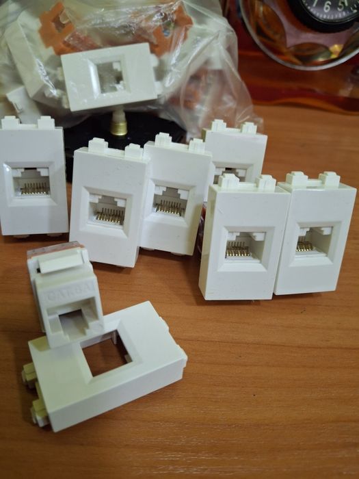 Штекер для розетки сат.6а.