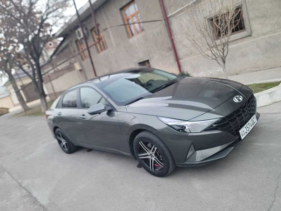 Продаётся HYUNDAI  Elantra 1.6