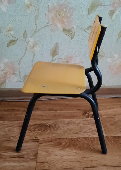 Детский стульчик.