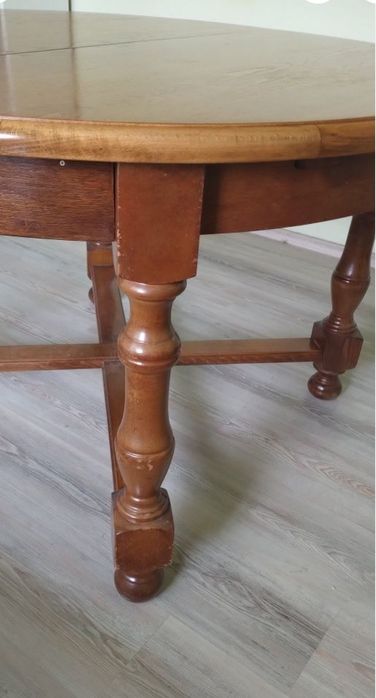 Masa rotundă lemn masiv